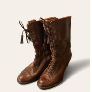 BORN Granny Boots - High Quality Genuine Leather.